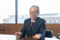 これからの社会をより豊かで幸せなものにするために──。「システムディ」は、フロンティアとして道を拓いていく。