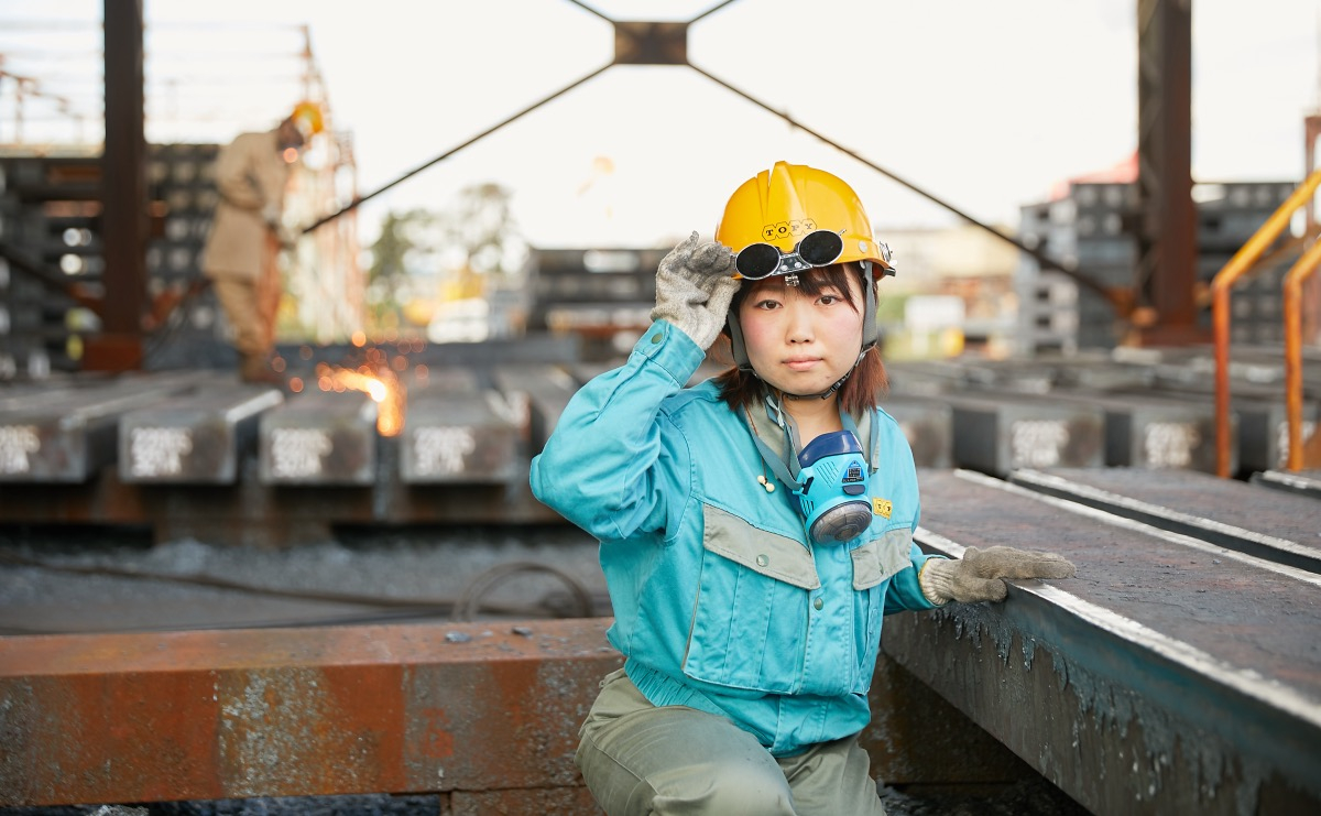 この製鋼業界で、女性技術者の先駆けになる。