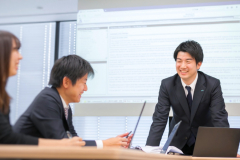 ビジネスの最先端で、刻一刻と変化する世界中の多様なリスクと向き合う