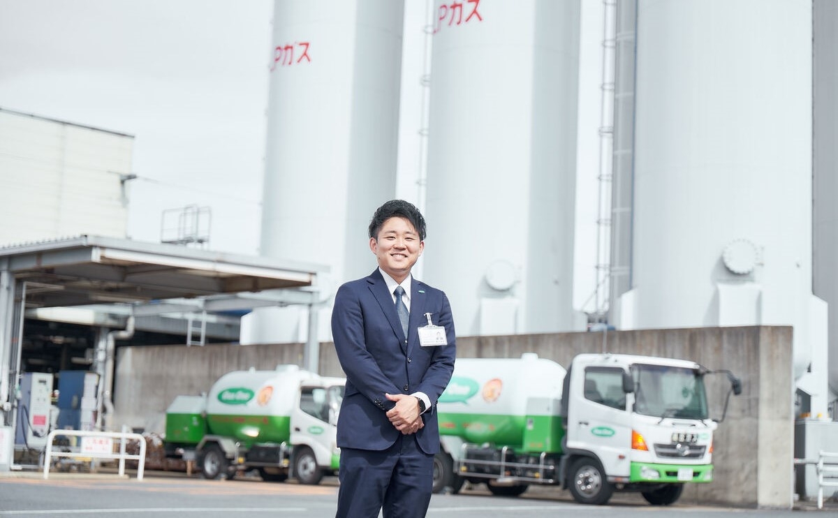 営業の最前線で成長を実感。今、所長としてさらなる飛躍に挑む。