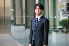 理系のバックボーンを武器に変えて、プロフェッショナルとしての道を歩んでいく。