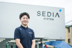 着実な成長ができるのも、会社の安定があってこそ。管理職を目指し、しっかりと道を踏みしめていく。