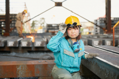 この製鋼業界で、女性技術者の先駆けになる。