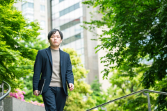 キャリアアップへの新たな選択。「スペシャリスト社員」として道を拓く。