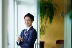 お客様に貢献し、喜んでいただくことが、社内評価につながり、さらなる成長を促してくれる。