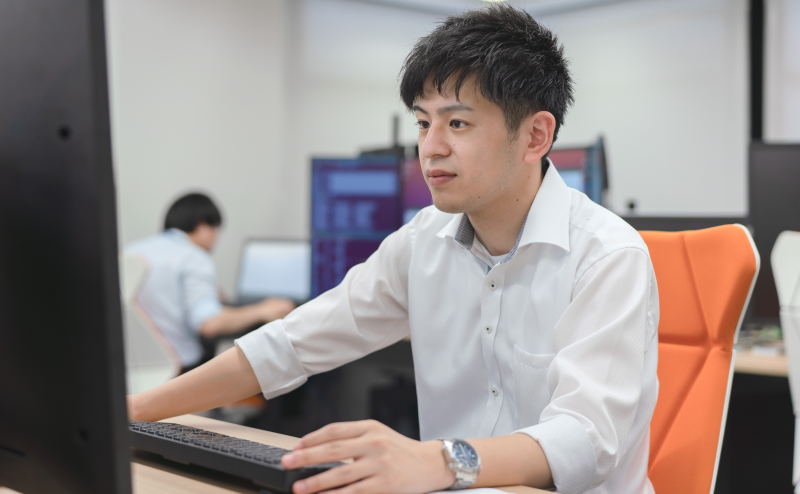働きながら理想のキャリアを探していく。エンジニアとして成長し、社会人として輝くために。
