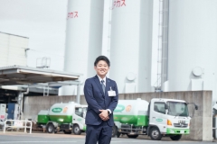 営業の最前線で成長を実感。今、所長としてさらなる飛躍に挑む。