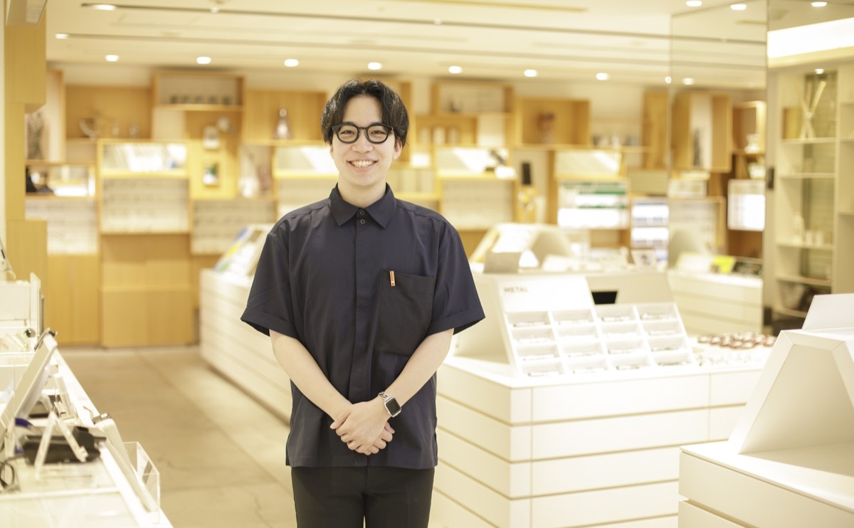 とことんポジティブに。その姿勢がJINSと自分自身の成長につながる